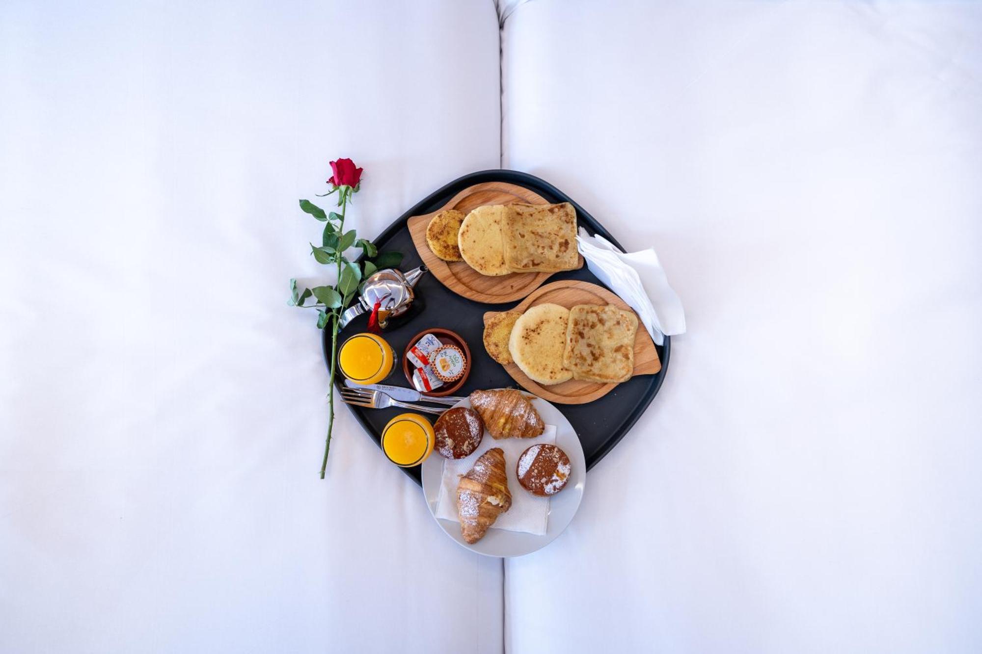 Unico Maarif Hotel