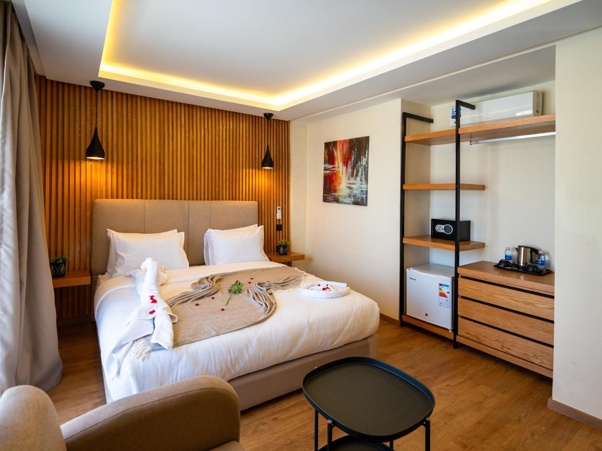 Unico Maarif Hotel 3*