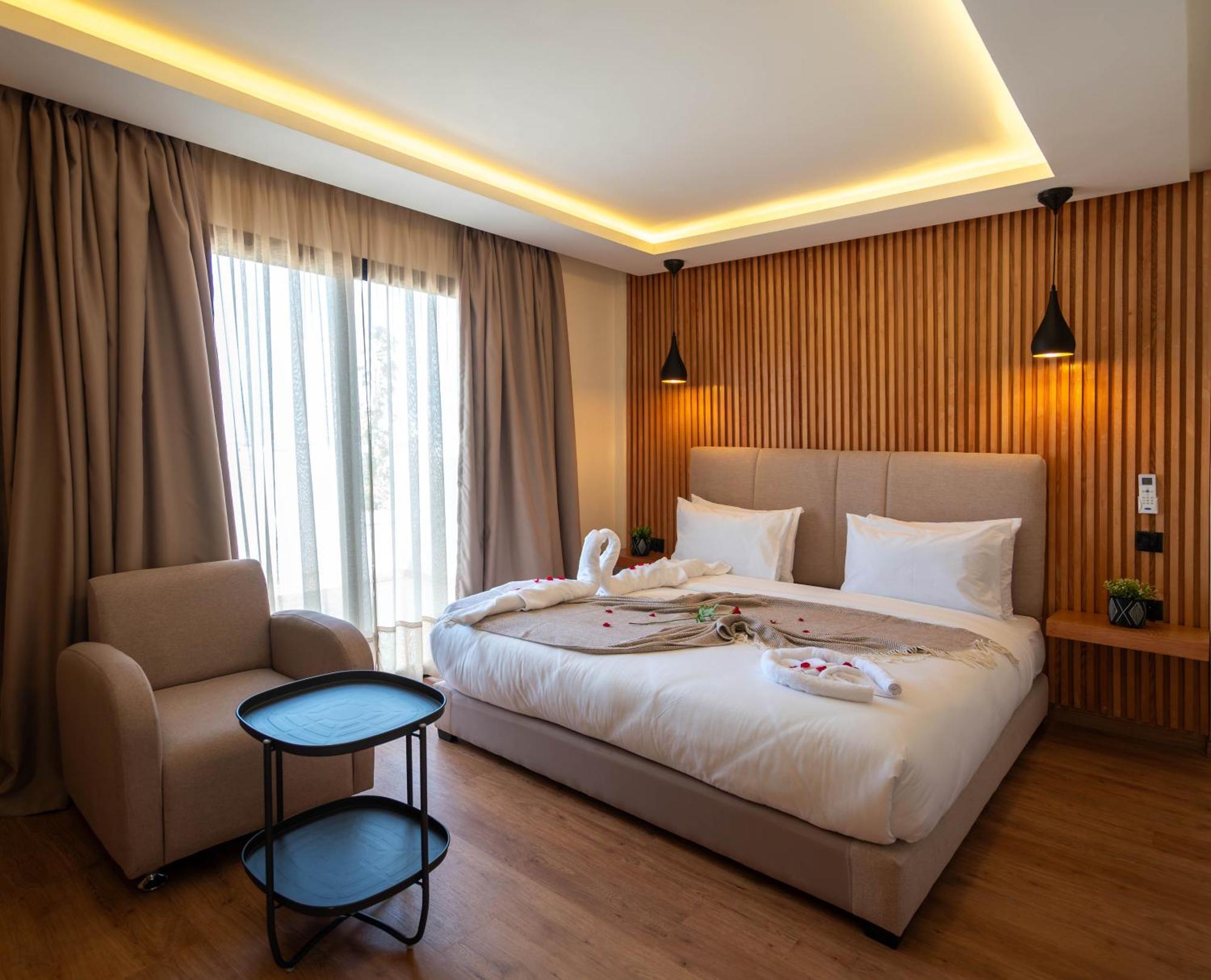 Unico Maarif Hotel